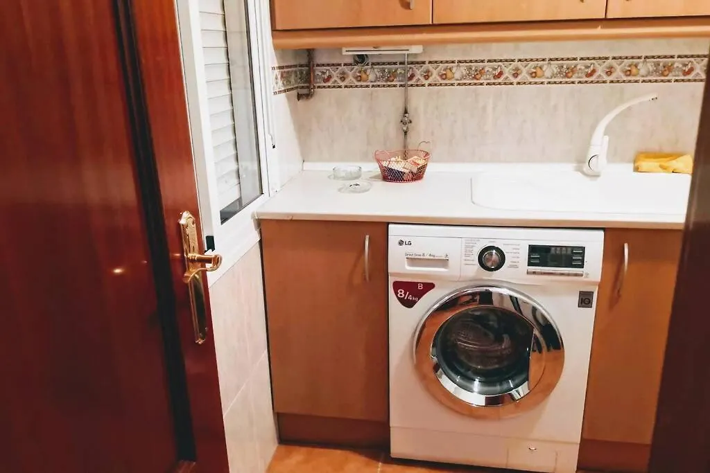 Apartamento De Tres Habitaciones En Malaga Carranque Spain